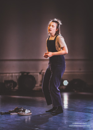 HIER = JETZT 2019 _ Sophie Garnier _ Just about travelling in my own shoes_ Foto